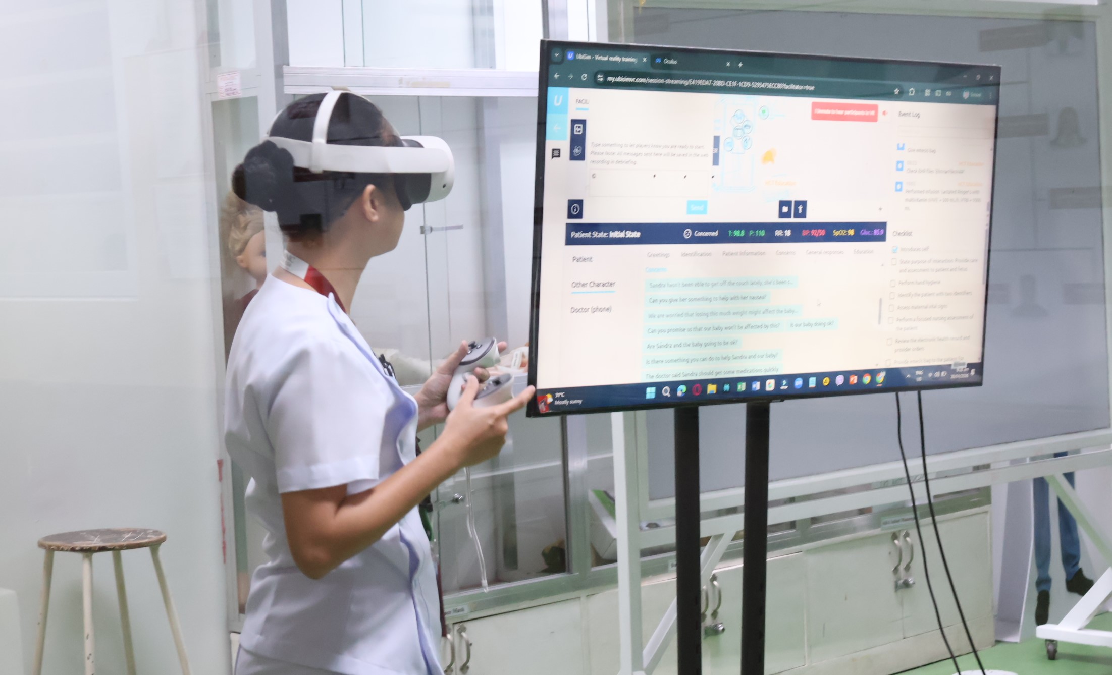 SDCA Nursing Students Utilize Virtual Reality Simulation in Clinical Training